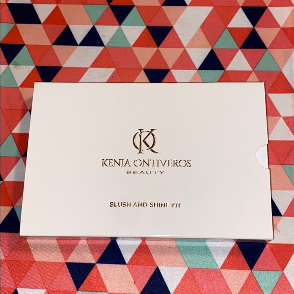 Kenia Ontiveros beauty blush and shine kit